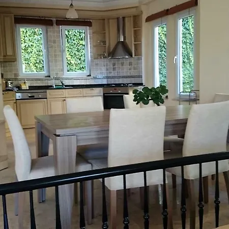 Private 3 Bedrooms Gold City Vilă *